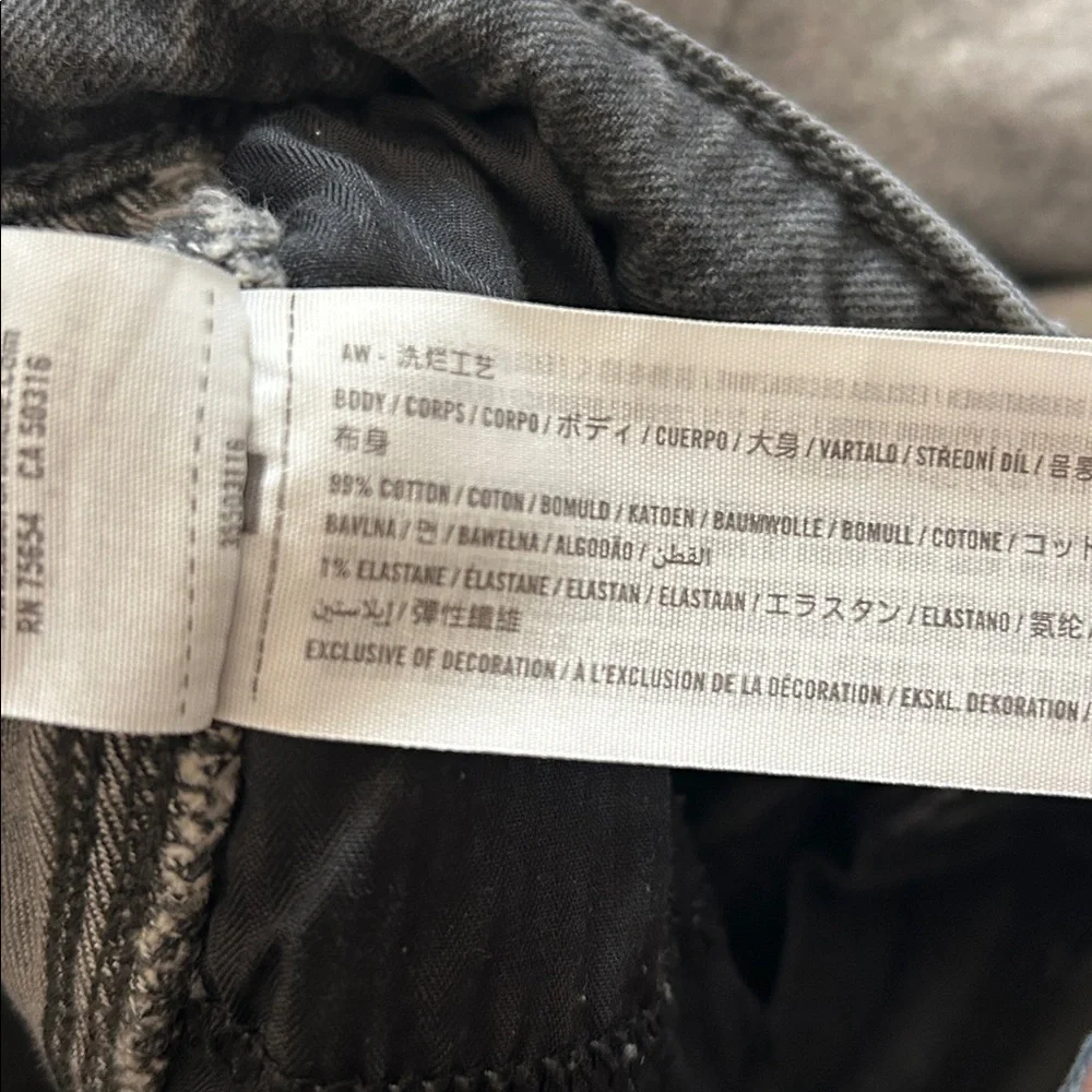 Hollister women’s ultra high-rise Mom Jean Gray Ripped Jeans size 27